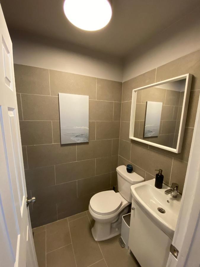 Here It Is! Cool Cape Cod-3 Br-2.5 Bath-12 Guests Olathe Exterior foto